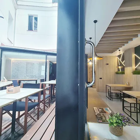 Raval Botella Private Ostello *