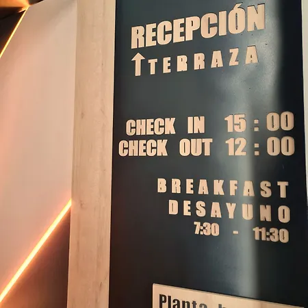 Hostel Raval Botella Private