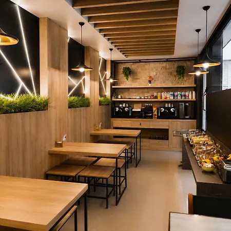 Raval Botella Private Alberg Barcelona