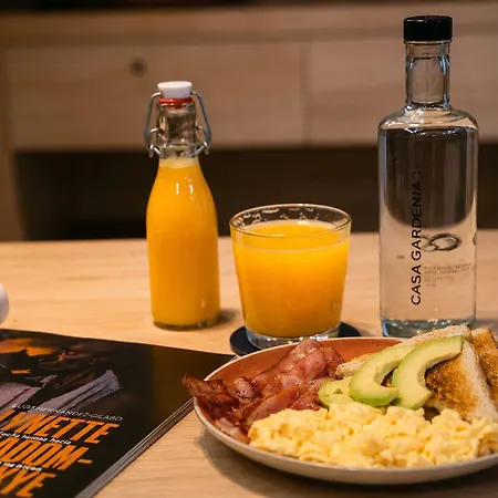 Hostel Raval Botella Private *