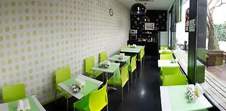 Raval Botella Private Hostel