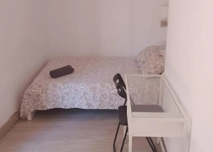 Raval Botella Private Hostel Barcelona